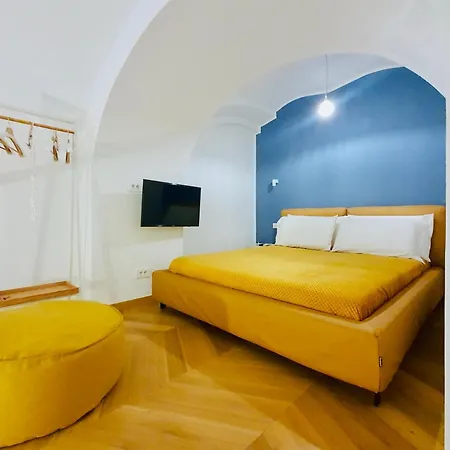 Sweet Romantic In The Heart Of Budapešť